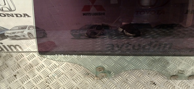 62011SA000 SUBARU Стекло двери задней правой купить в Житомир