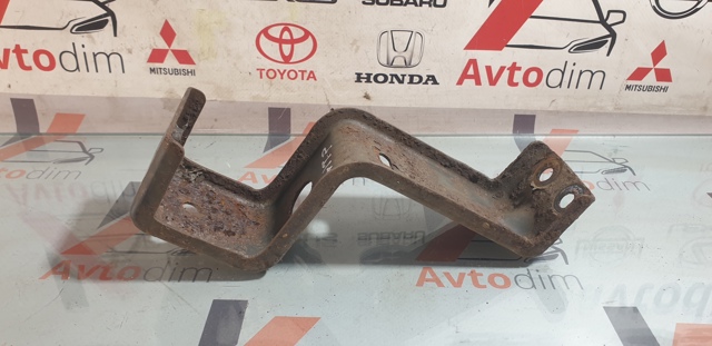 Кронштейн бампера переднего 622405X00A NISSAN