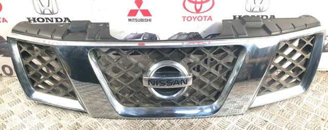 Решетка радиатора 62310EB400 NISSAN