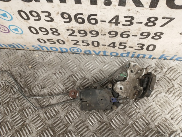 Замок передней левой двери 62318FC210 SUBARU