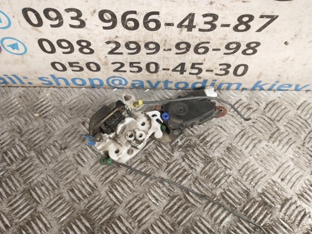 SUBARU 62318FC210 Замок двери передней левой в наличии Кривой Рог