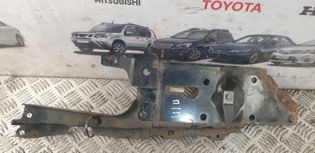 Кронштейн суппорта радиатора нижнего 62520JG00A NISSAN