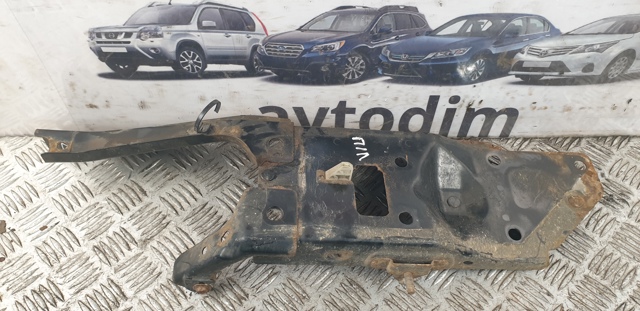 Кронштейн суппорта радиатора, верхний 62521JG00B NISSAN