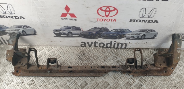 Рамка радиатора нижняя 62530JG30A NISSAN