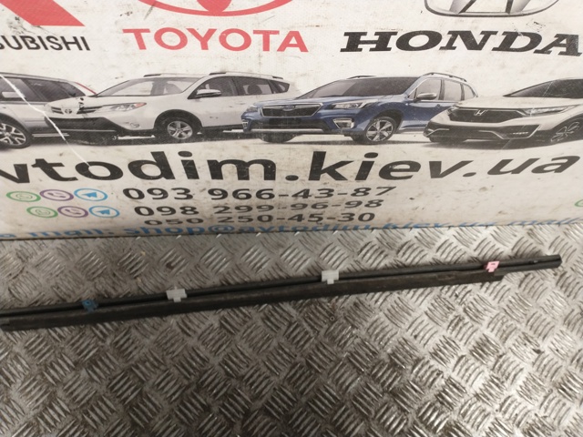 Молдинг задней левой двери 63301FC010 SUBARU