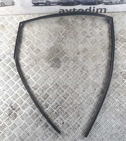 SUBARU 63527SG030 в наличии Украина