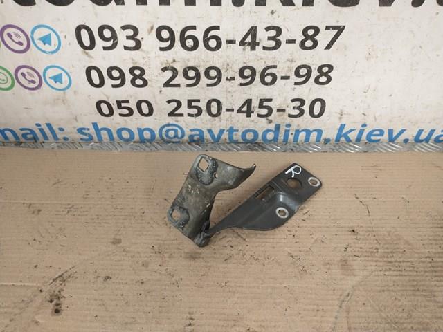 Шарнир капота правый 65400ZP00A NISSAN