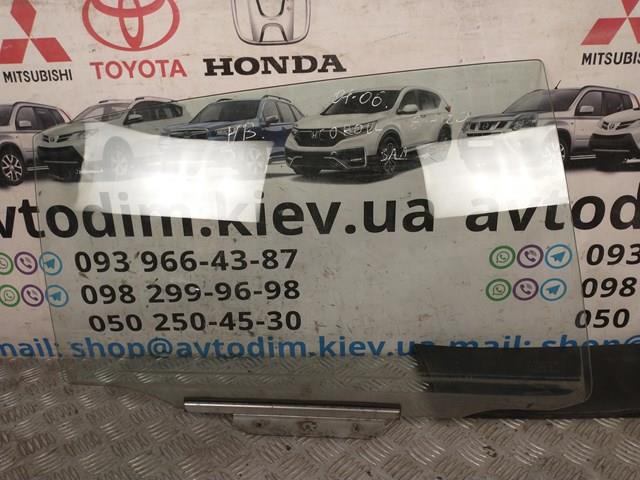 Стекло задней двери, правой 6810313340 TOYOTA