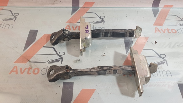 Ограничитель открывания двери 6861042050 TOYOTA