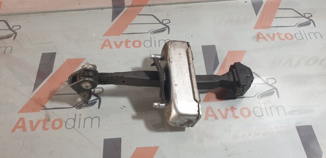 Ограничитель открывания двери, задний правый 6863053030 TOYOTA