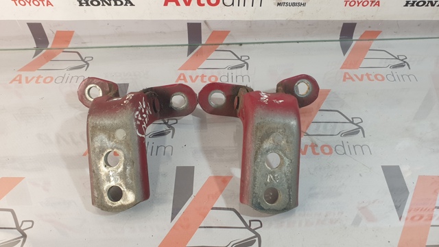 Петля передней двери, правой 6874012110 TOYOTA