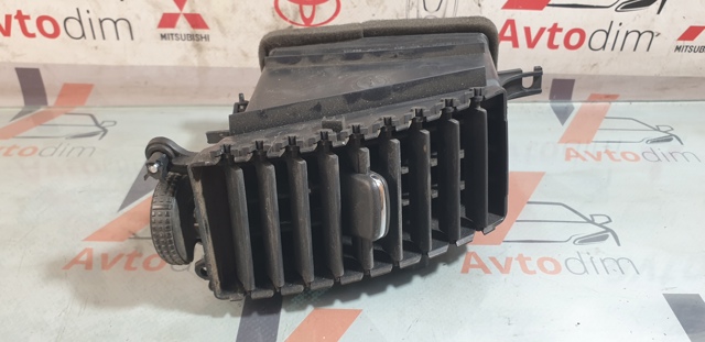 Решетка воздуховода 68751EB301 NISSAN