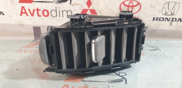 Решетка воздуховода левая 68751JG40A NISSAN