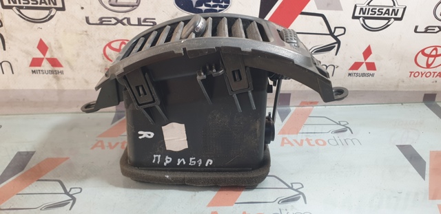 68760EB301 NISSAN Решетка вентиляции салона на "торпедо" правая купить в Сумы