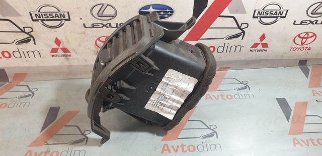 NISSAN 68760EB301 Решетка вентиляции салона на "торпедо" правая в наличии Винница