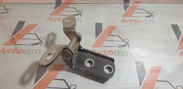 Петля задней двери, левой 6878052031 TOYOTA