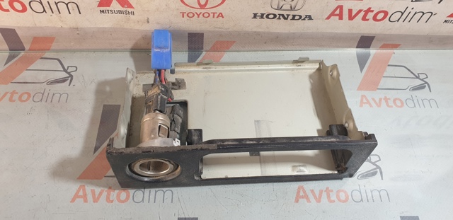 Пепельница 688008H700 NISSAN