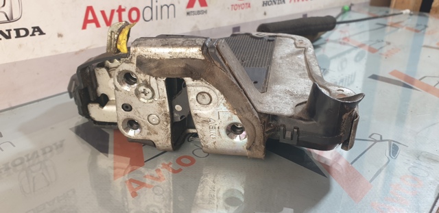 TOYOTA 6904053090 в наличии Киев