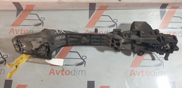 Держатель наружной ручки двери, задней левой 6920453010 TOYOTA