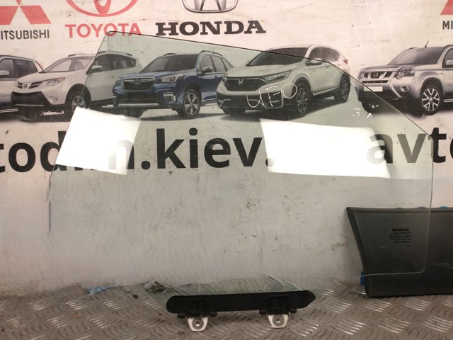 73450SMGE00 HONDA Стекло двери задней левой купить в Харьков