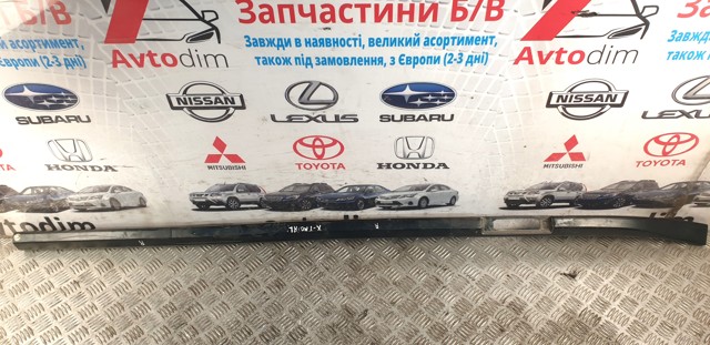 Автомобильный рейлинг на крышу правый 738208H610 NISSAN