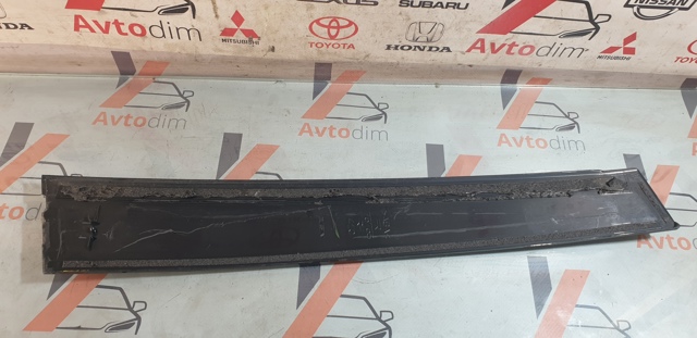 Накладка передней двери, левой, вертикальная 7575642010 TOYOTA