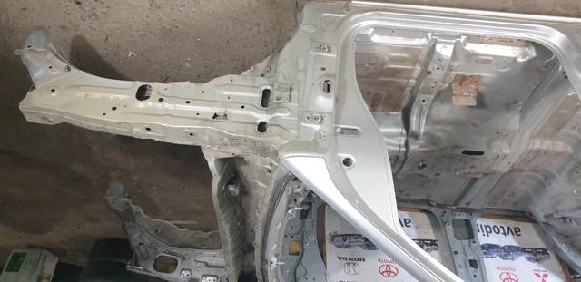 Стойка кузова передняя, правая 76214EB330 NISSAN