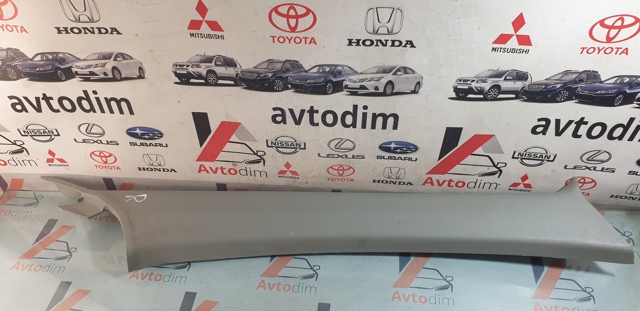 Обшивка стойки кузова внутренняя, передняя правая 769118H301 NISSAN
