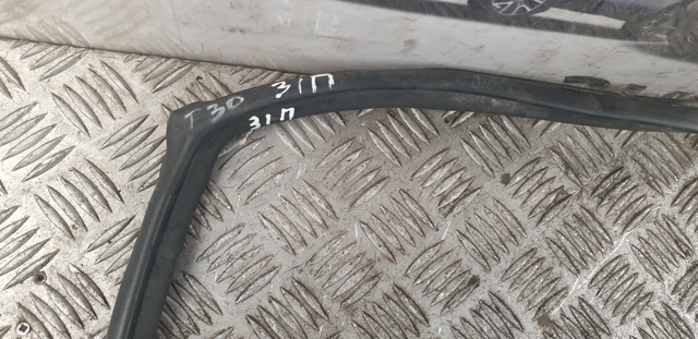 769238H300 NISSAN Уплотнитель двери задней правой (на кузове) купить в Украина