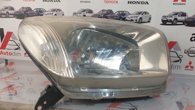 8111042160 TOYOTA Правая фара купить в Винница