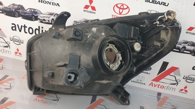 8111042160 TOYOTA Фара правая купить в Полтава