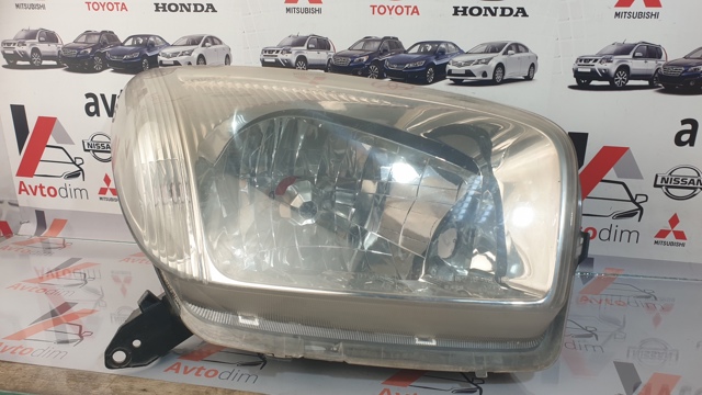 8111042160 TOYOTA Правая фара купить в Запорожье