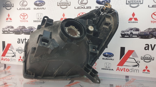8111042160 TOYOTA Фара правая купить в Ирпень