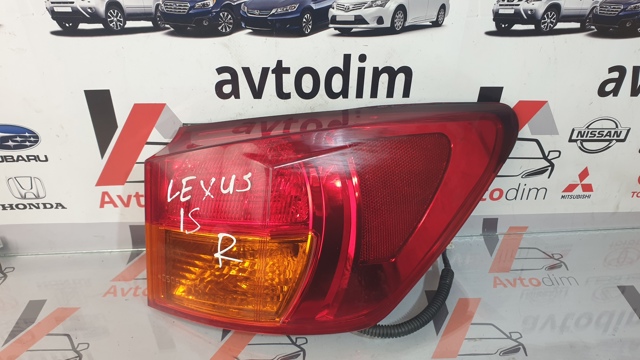 Фонарь задний правый, внешний 8155153160 TOYOTA