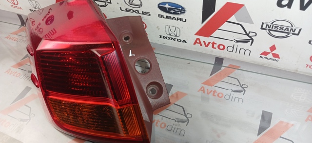 Задняя левая внешняя фара 8156142170 TOYOTA