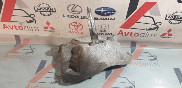 8200277203 NISSAN Кронштейн подушки (опоры) двигателя левой купить в Черкассы
