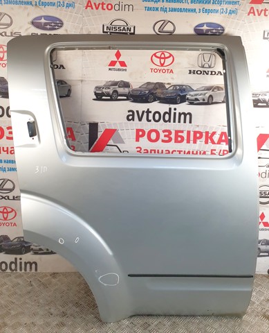 Дверь задняя в сборе 82100EB330 NISSAN
