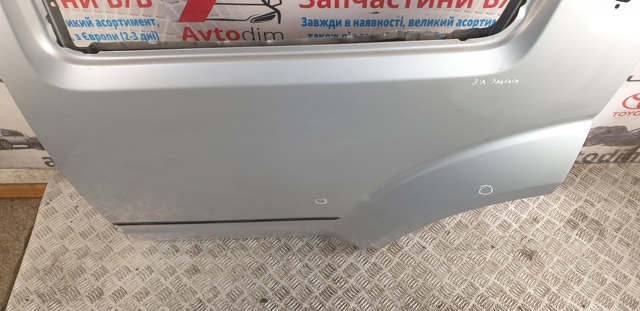 Дверь пассажирская задняя левая 82101EB330 NISSAN