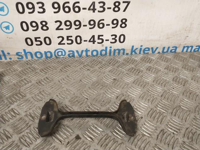 Подставка аккумулятора (АКБ) 82182AA040 SUBARU