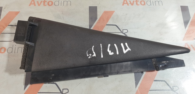 Накладка двери задней правой вертикальная 82234JG00A NISSAN