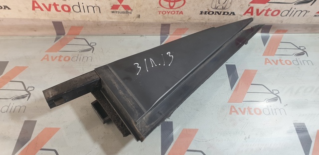 NISSAN 82235JG00A Накладка двери задней левой вертикальная в наличии Ирпень