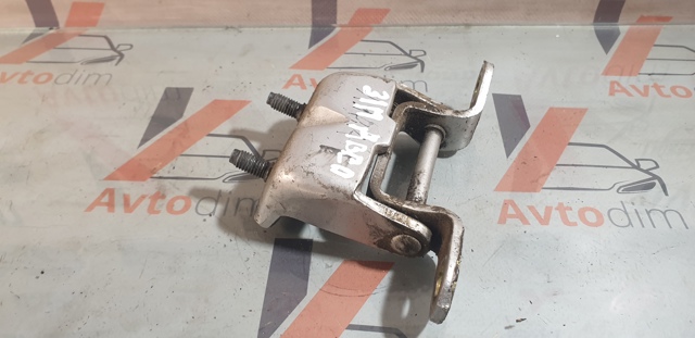 Завеса двери задней правой 82400EA00A NISSAN