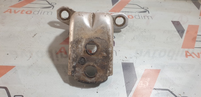 Петля задней двери, левой 82421EA00A NISSAN