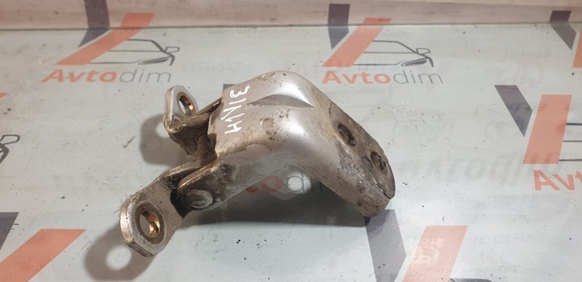 82421EA00A Петля двери задней левой купить Кривой Рог