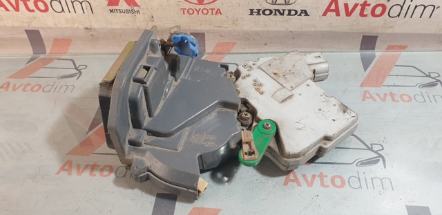 NISSAN 825033Y500 Замок двери задней левой в наличии Одесса