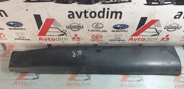 Накладка задней правой двери, нижняя 82876JG00A NISSAN