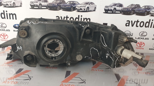 8301A366 MITSUBISHI Стекло фары правой купить в Черкассы