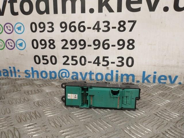 83071SA100 SUBARU Кнопочный блок управления стеклоподъемником передний правый купить в Днепр