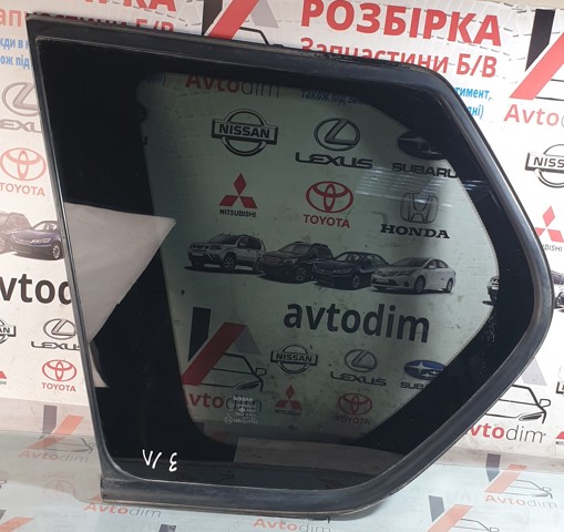 Стекло багажника, левое 83301JG100 NISSAN