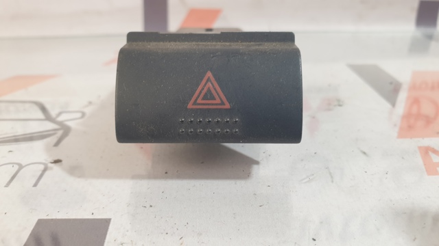Кнопка включения аварийного сигнала 8433220410 TOYOTA